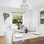 Sjarmerende Familievennlig Hus Med 2 Soverom Сasa de vacaciones *