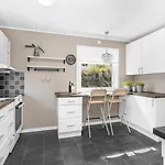 度假居 Sjarmerende Familievennlig Hus Med 2 Soverom *